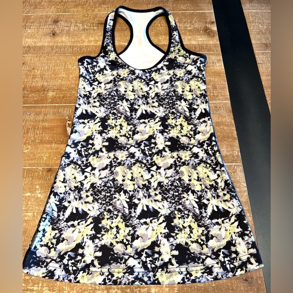 Lululemon Racer back Tank Top - Picture 2 of 8